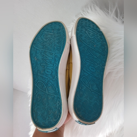 Blowfish Mustard Canvas Sneakers Slip Ons, Size - Picture 6 of 7